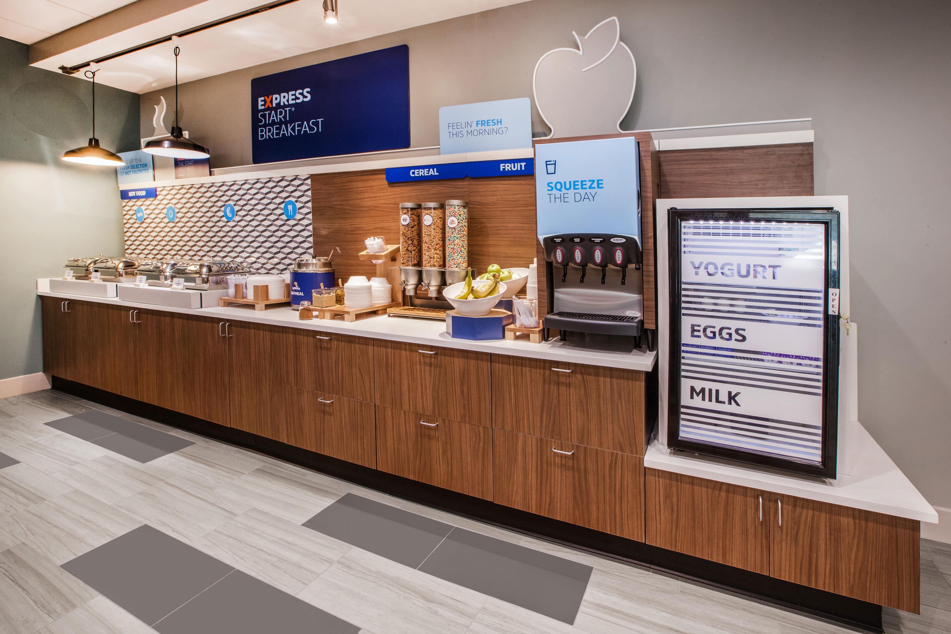 Express Hartford-newington By Ihg Hotel Newington