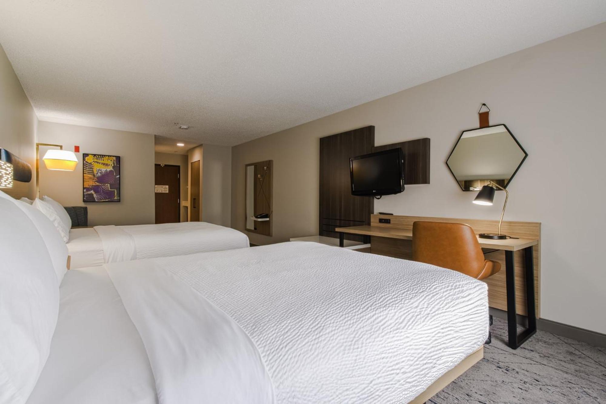 Express Hartford-newington By Ihg Hotel 2*