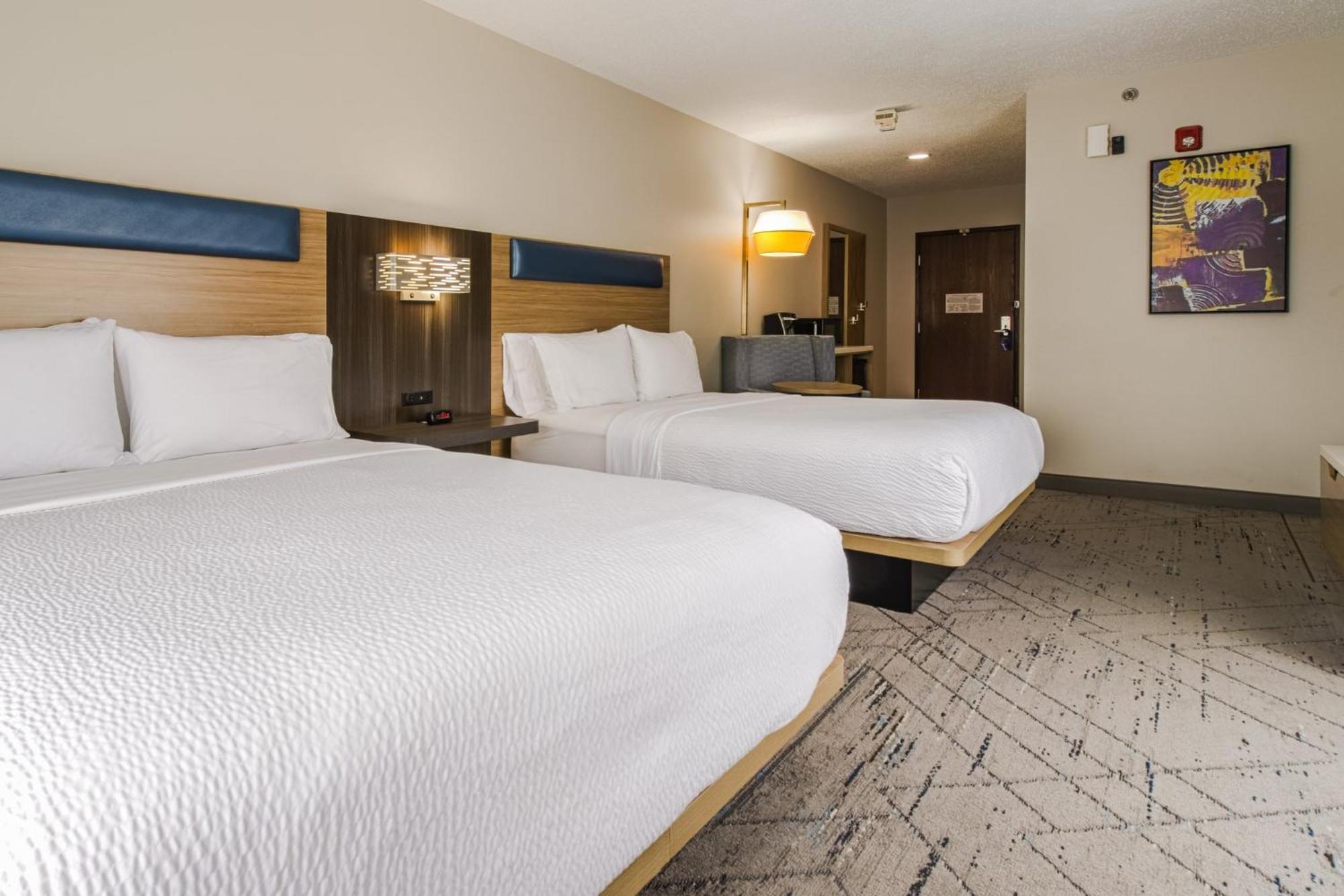 Express Hartford-newington By Ihg Hotel 2*