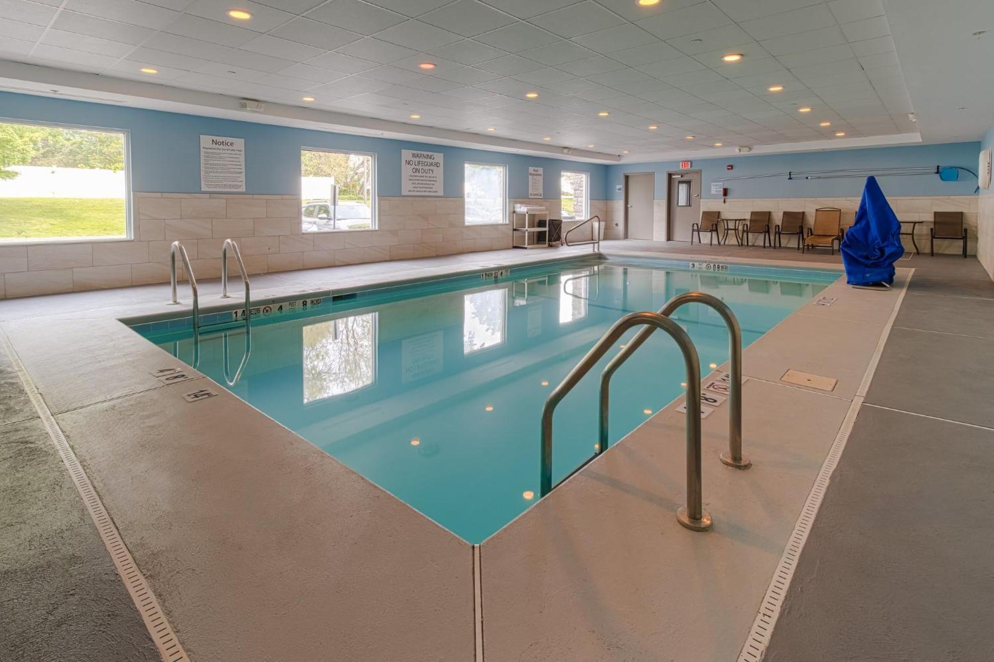 Express Hartford-newington By Ihg Newington