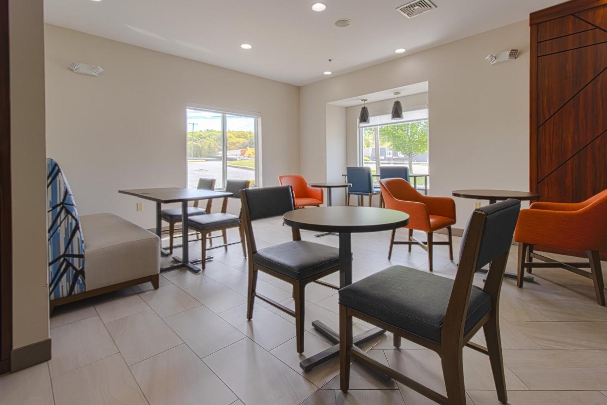 Hotel Express Hartford-newington By Ihg
