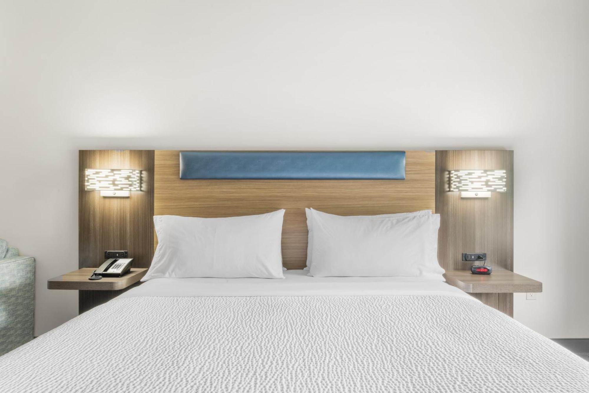 Express Hartford-newington By Ihg 2* Newington