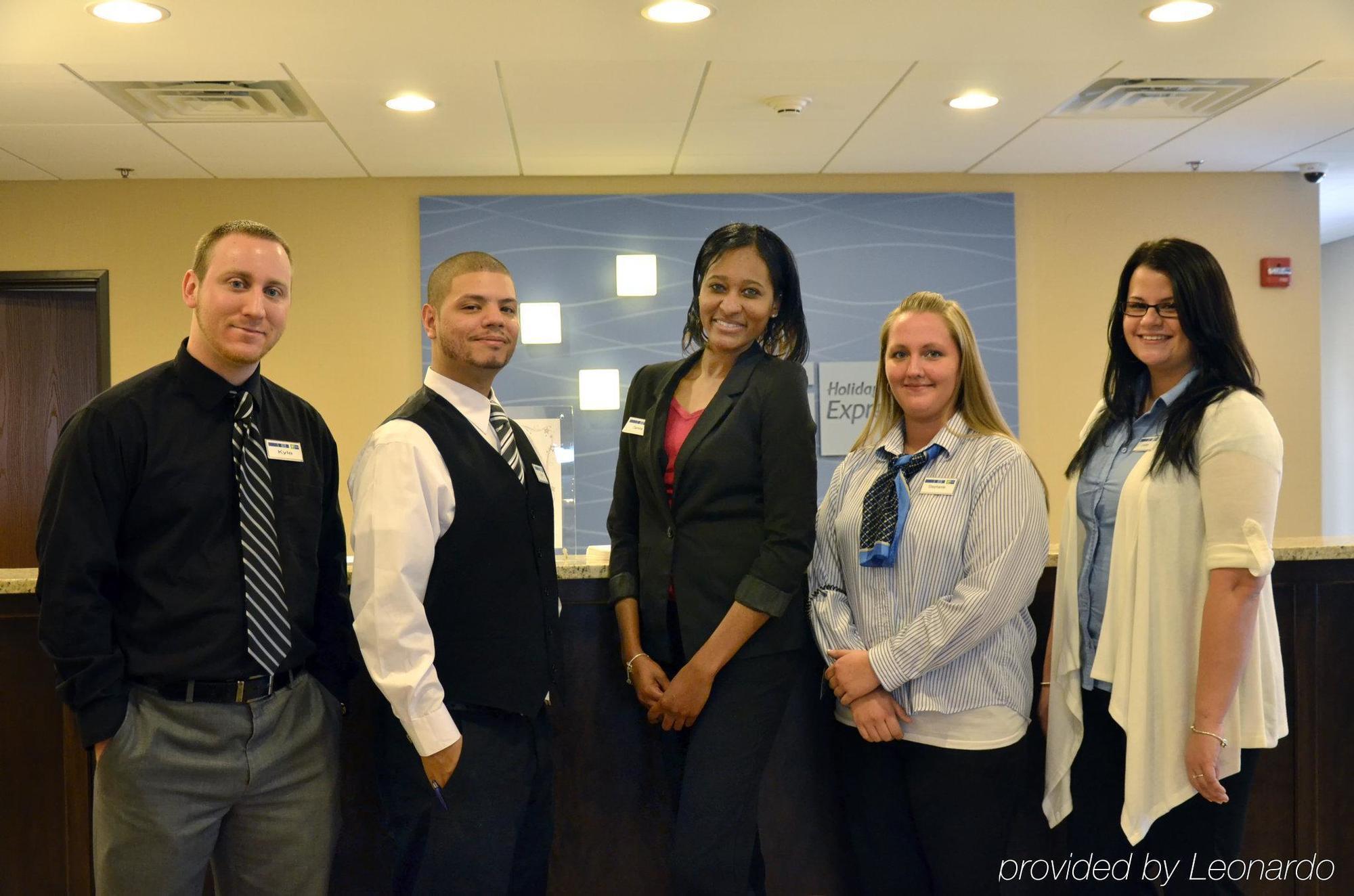 Express Hartford-newington By Ihg Hotel Newington